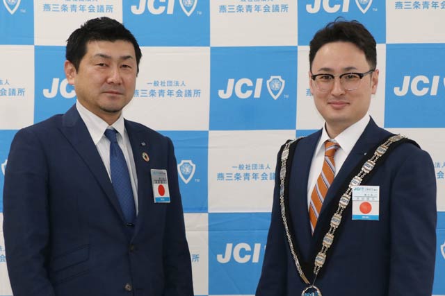 吉田鉄平理事長(右)とは清野恵介専務理事