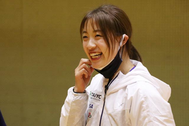 指導する奥原選手