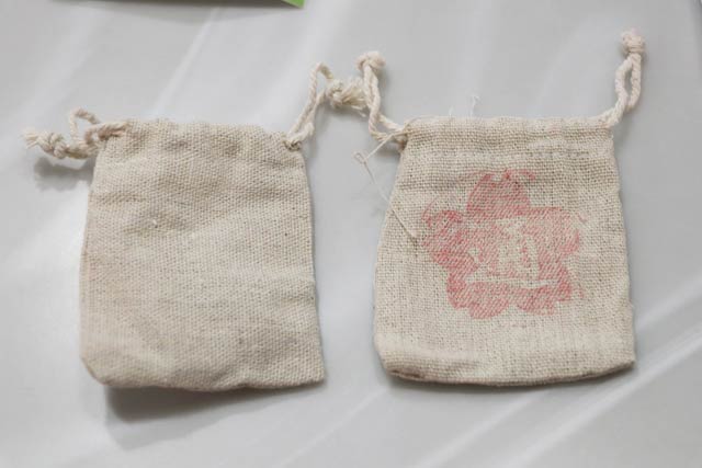 記念バージョンにはサクラの花びらに「通」の文字をデザイン