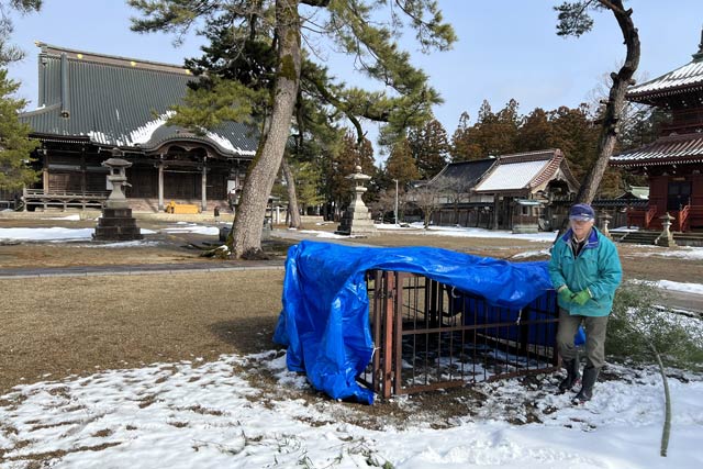 節分大祈願会を前にお札焼きの準備も進む