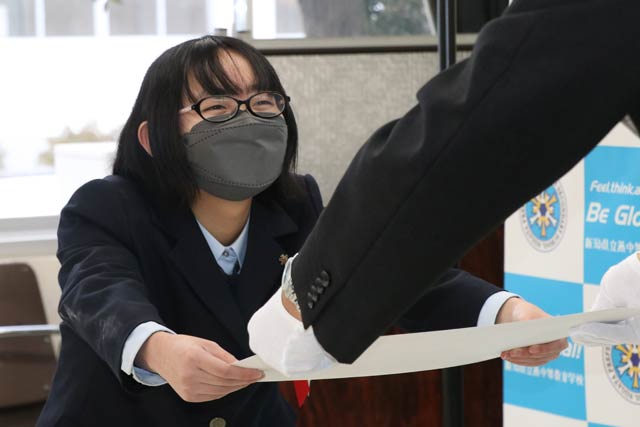 秀賞を受ける川上世奈さん