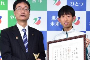 鈴木市長を表敬訪問した岸本大紀選手