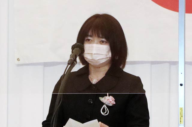 謝辞を述べる第23期生の富永草野病院の山田勝子看護部長