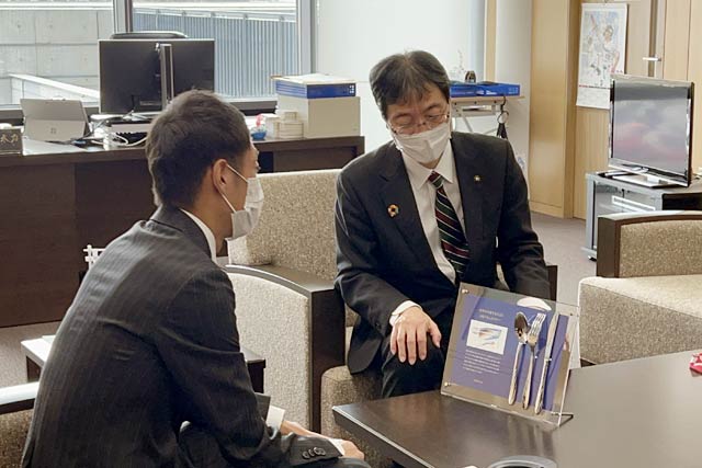 選手村で使われた燕製のカトラリー