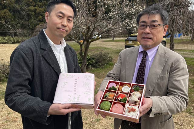 道の駅 たがみの馬場駅長(左)と田上町農・泊推進協議会の塚野会長