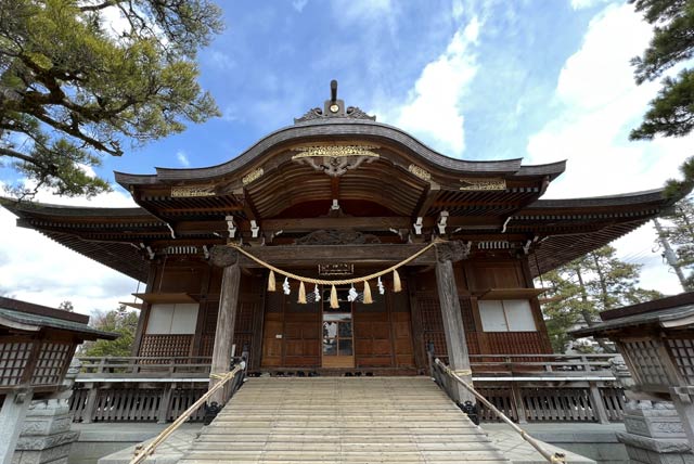 八幡宮の拝殿