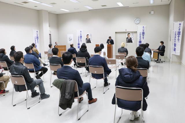 活動報告会の会場