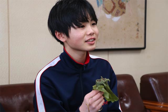 「チョコレート下田笹団子」を考案した下田中2年生佐藤れのんさん