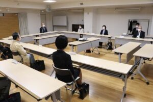 30日開かれた6回目の燕市いじめ防止対策等専門委員会