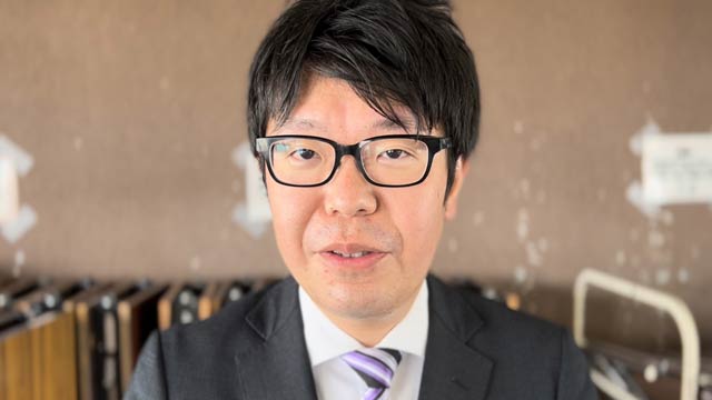 新人の竹山氏