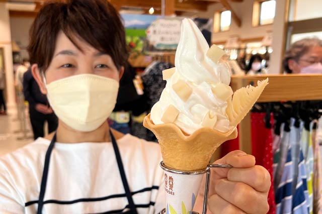3日から5日までの3日間限定販売の「たけのこソフト」