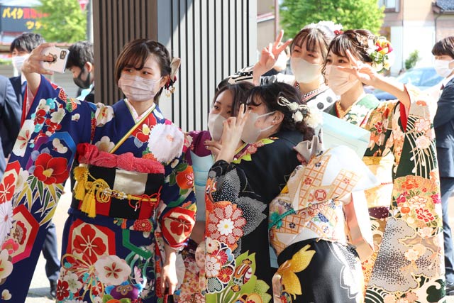 二十歳を祝う会のスナップ