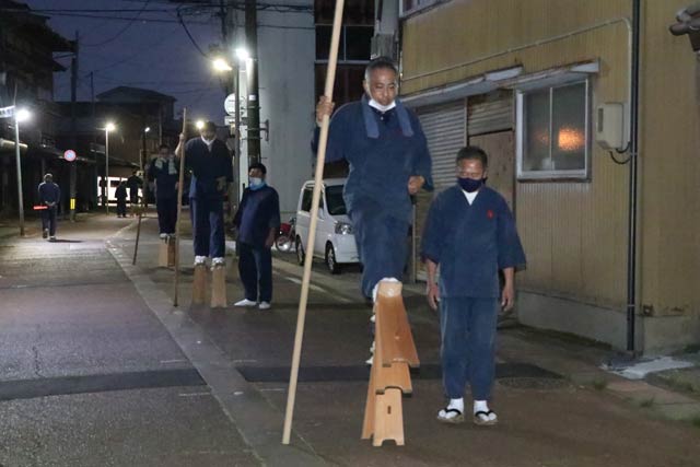 八幡小路で道祖神会の練習