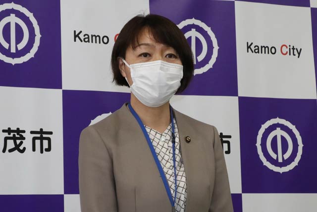 定例記者会見する藤田加茂市長