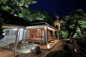 楽山苑のライトアップ復活