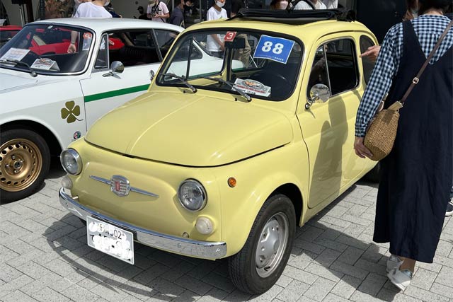 「ノスタルジックカーフェスタGOSEN」の展示車両