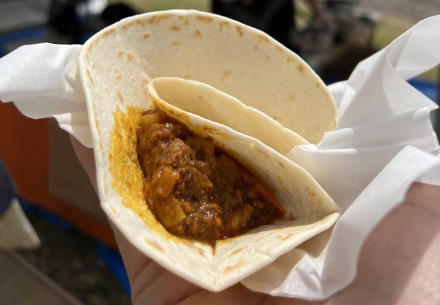 シャハリアル学長のレシピを再現した「シャハカレー」