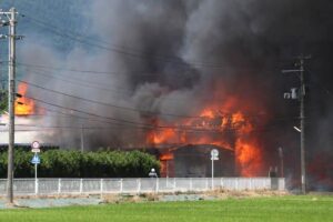 岩室地区の建設会社で火災