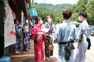 「弥彦温泉FESウィッシュ」での「やひこ浴衣でまちあるき」
