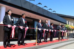 「道の駅 国上」リニューアルオープンのテープカット