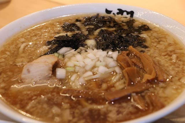 「ラーメン潤」監修の「王道中華」