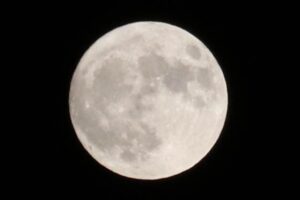 13日夜のスーパームーン