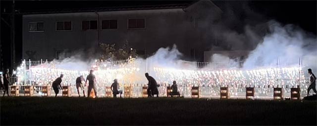 長さ15mのナイアガラ花火