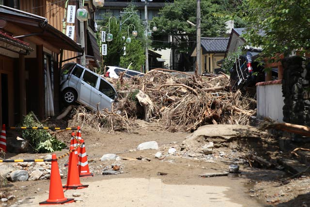 関川村湯沢地区に流れ込んだ土砂