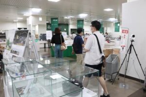 お盆フェアを開いている燕三条Wing