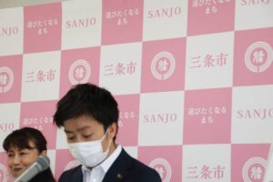 新しいデザインのバックパネル