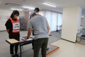 燕庁舎に設置された避難所