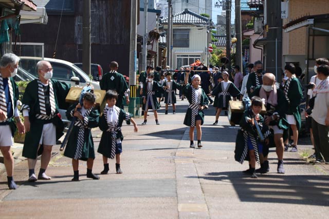 旧鍛冶町を進む
