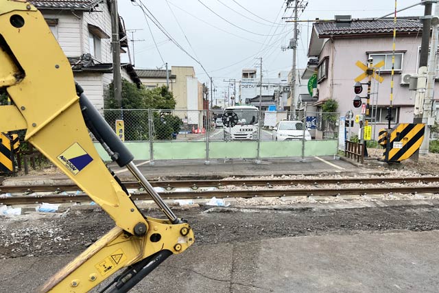 全面通行止めになっている白根街道踏切