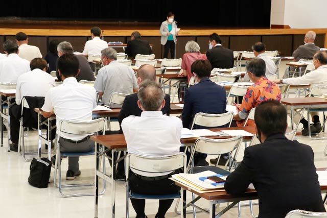 燕市議選の立候補予定者説明会
