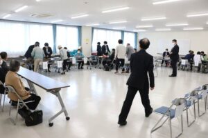 燕市議選立候補届出