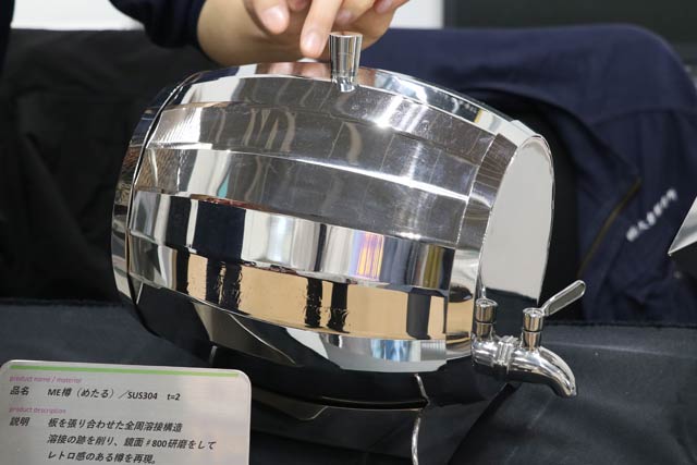 薄板の板金の溶接部分を研磨で滑らかに