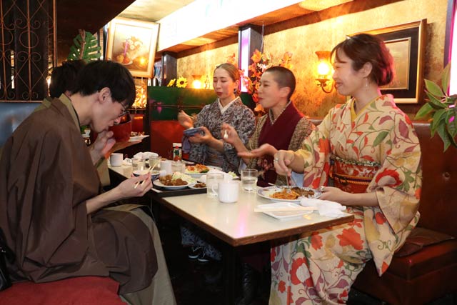 喫茶「ロンドン」で昼食