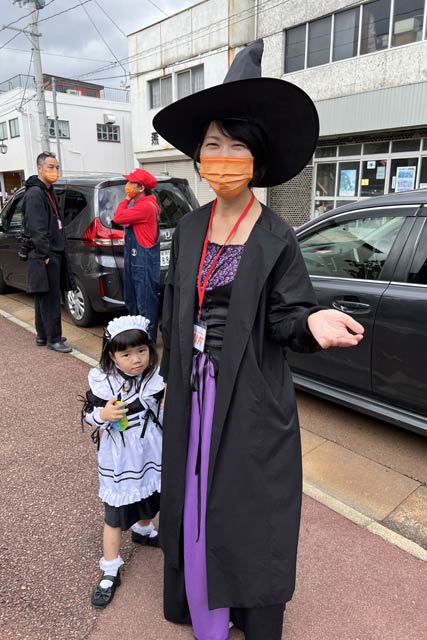 「200メートルいちび～燕ハロウィンストリート」の「コスプレハロウィンパーティー」の仮装