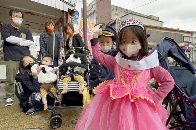コスプレの子どもたち