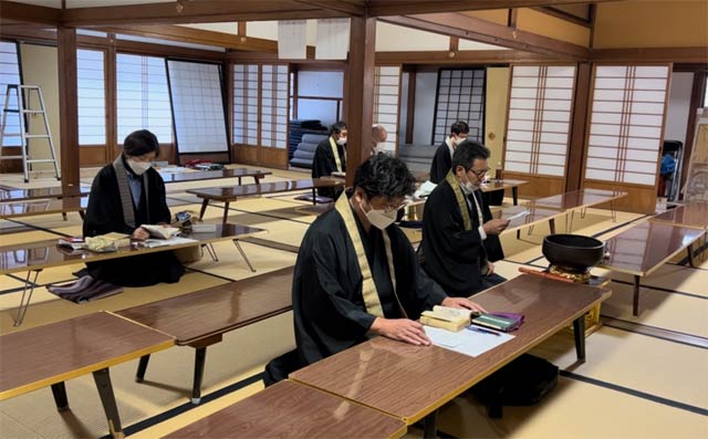 書院で声明のけいこ