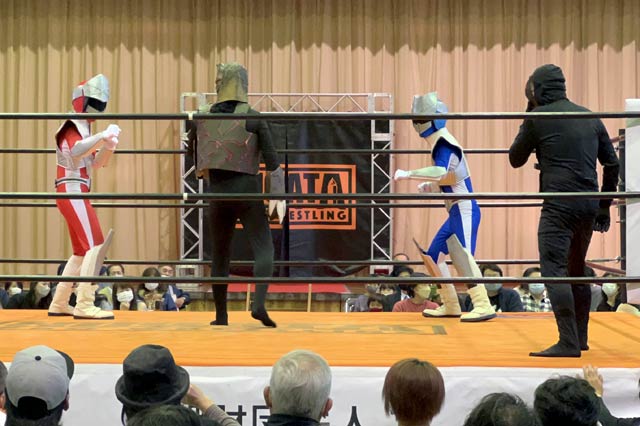 リングの上で燕三条スーパーカジレンジャーショー