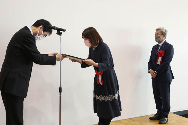 燕市の女性活躍・ダイバーシティ推進フォーラムで行われた「つばめ輝く女性表彰」