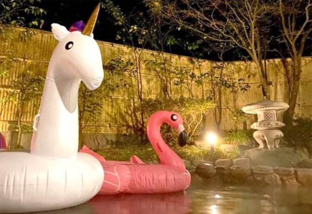 クリスマスイブの夜に混浴を楽しんでもらう「源氏蛍の湯」