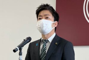 年末のあいさつを行う滝沢市長