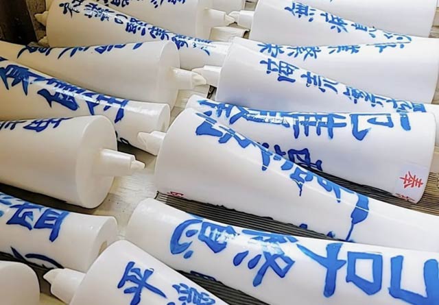 寄付された奉納ろうそく