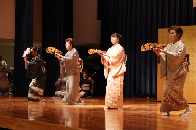 弥彦芸妓の新春の舞