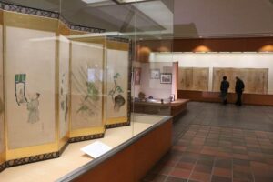 良寛の里美術館で開かれている「第7回和島及び近隣地域の所蔵品展」