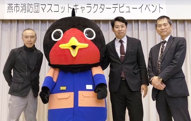 ヘルメットを脱いでアホ毛を披露する「つばまる」