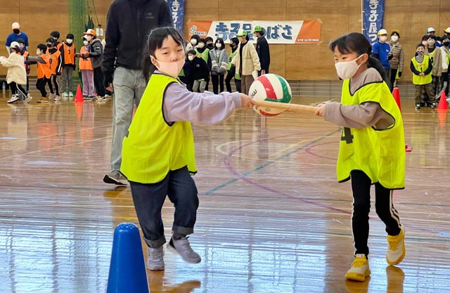 ボール運び