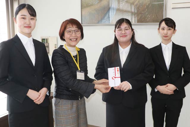 左から2番目が三条社会福祉協議会の近藤事務局長、3番目が小林さん